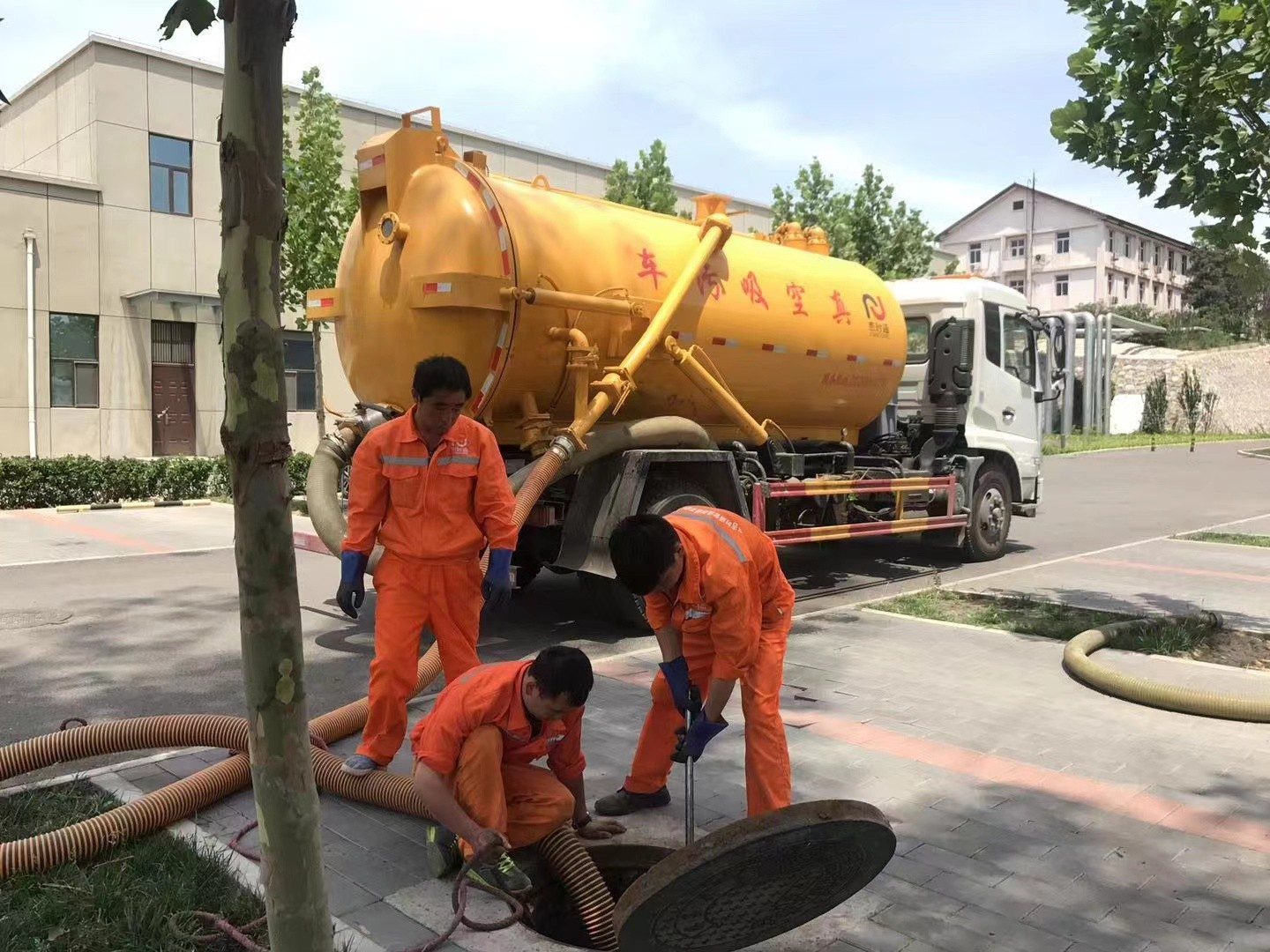洋县化粪池清理与5-8吨吸粪车施工效率分析